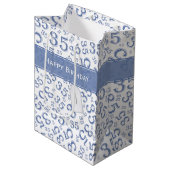 Happy 35th Birthday Number Pattern Blue/White Medium Cadeauzakje (Voorkant Gekanteld)