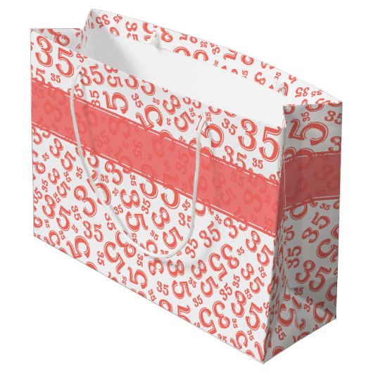 Happy 35th Birthday Number Pattern Coral/White Groot Cadeauzakje (Achterkant Gekanteld)