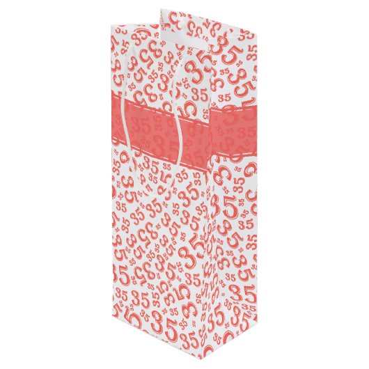 Happy 35th Birthday Number Pattern Coral/White Wijn Cadeautas (Achterkant Gekanteld)