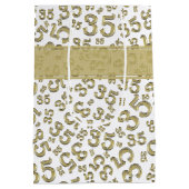 Happy 35th Birthday Number Pattern Gold/White Medium Cadeauzakje (Achterkant)