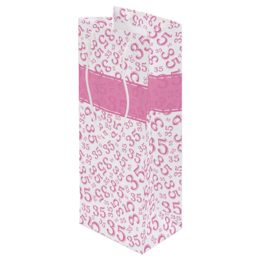 Happy 35th Birthday Number Pattern Pink/White Wijn Cadeautas (Achterkant Gekanteld)