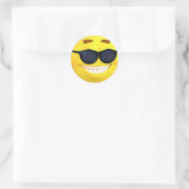 Happy 3D-effect Emoji met zonnebril Ronde Sticker (Tas)
