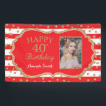 Happy 40th Birthday Banner Red Gold Glitter Foto<br><div class="desc">Fijne 40ste verjaardag banner voor vrouwen of man. Rood en Glitter Birthday Party Banner. Glitter Confetti. Zwarte en witte strepen. Afdrukbaar digitaal. Voor verdere aanpassing,  te klikken gelieve de knoop "van de Aanpassing het"en ons ontwerphulpmiddel te gebruiken om deze sjabloon te wijzigen.</div>