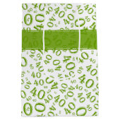 Happy 40th Birthday Number Pattern Green and White Medium Cadeauzakje (Achterkant)