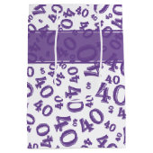 Happy 40th Birthday Number Pattern Paars/White 40 Medium Cadeauzakje (Achterkant)