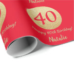 Happy 40th Birthday Red en Gold Glitter Cadeaupapier<br><div class="desc">Fijne 40ste verjaardag Rood en Glitter Wrapping Paper met persoonlijke naam. Voor verdere aanpassing,  te klikken gelieve de knoop "van de Aanpassing het"en ons ontwerphulpmiddel te gebruiken om deze sjabloon te wijzigen.</div>