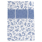 Happy 45th Birthday Number Pattern Blue/White Medium Cadeauzakje (Achterkant)