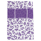 Happy 45th Birthday Number Pattern Paars/White Medium Cadeauzakje (Achterkant)