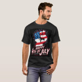Happy 4th van juli gebalde vuist patriottisch zwar t-shirt (Voorkant volledig)