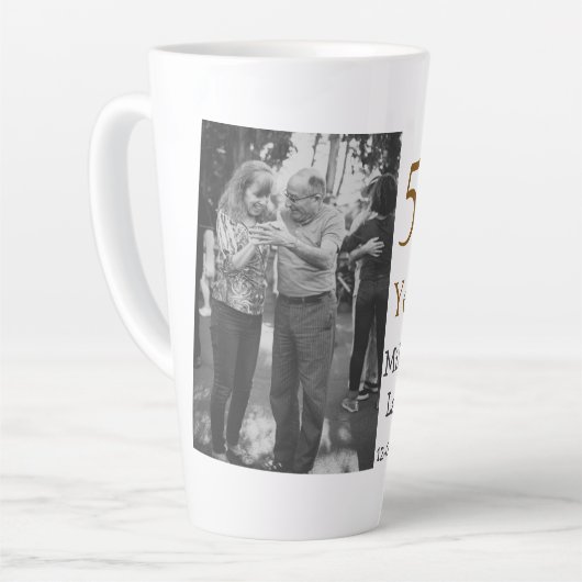 Happy 50th Anniversary Voeg paar naam datum bruilo Latte Mok (Linkerhoek)