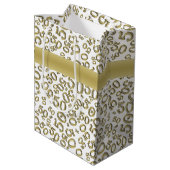 Happy 50th Birthday Number Pattern Gold/White Medium Cadeauzakje (Achterkant Gekanteld)