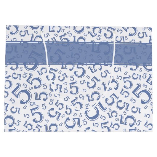 Happy 5th Birthday Number Pattern 5 Blue/White Groot Cadeauzakje (Achterkant)