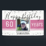 Happy 60th Birthday Fun Bold Confetti Spandoek<br><div class="desc">Eenvoudige en elegante Happy Birthday,  aangepast jaar en persoonlijke naam. Fun faux foil Silver confetti op de boven- en onderkant van de banner. Mooie en moderne gestileerde feestbanner is geweldig voor elk verjaardagsfeest.</div>