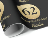 Happy 62nd Birthday Black en Gold Glitter Cadeaupapier (Rol Hoek)