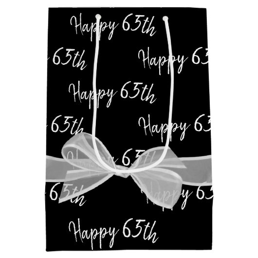 Happy 65th Birthday Bow op Black Medium Gift Bag Medium Cadeauzakje (Achterkant)