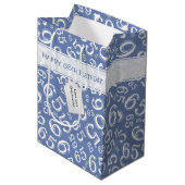 Happy 65th Birthday Number Pattern Blue and White Medium Cadeauzakje (Voorkant Gekanteld)