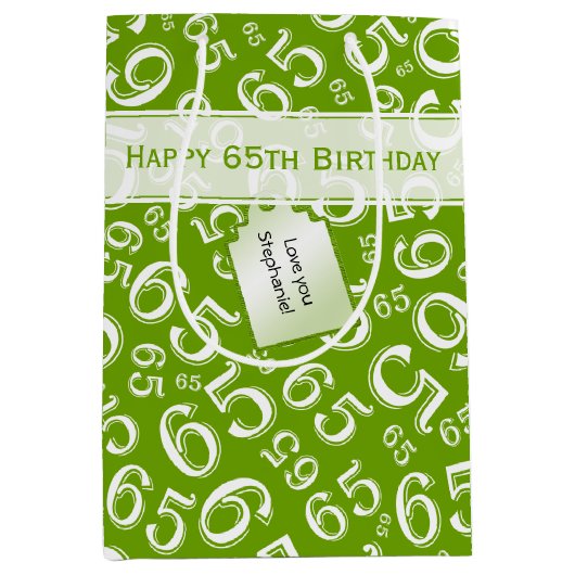 Happy 65th Birthday Number Pattern Green and White Medium Cadeauzakje (Voorkant)
