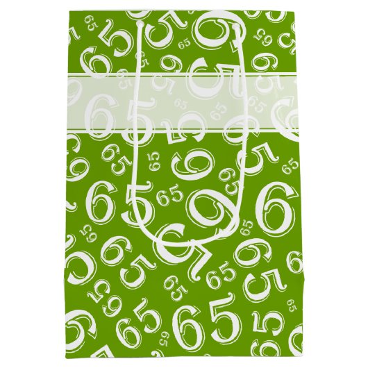 Happy 65th Birthday Number Pattern Green and White Medium Cadeauzakje (Achterkant)
