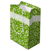 Happy 65th Birthday Number Pattern Green and White Medium Cadeauzakje (Achterkant Gekanteld)