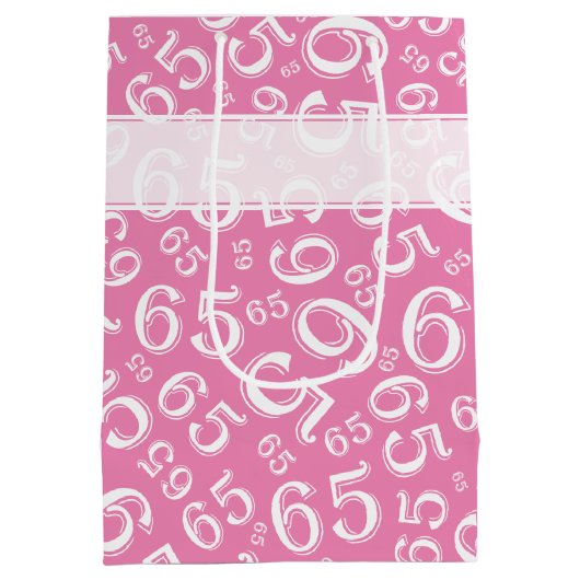 Happy 65th Birthday Number Pattern Pink and White Medium Cadeauzakje (Achterkant)