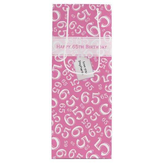 Happy 65th Birthday Number Pattern Pink and White Wijn Cadeautas (Voorkant)