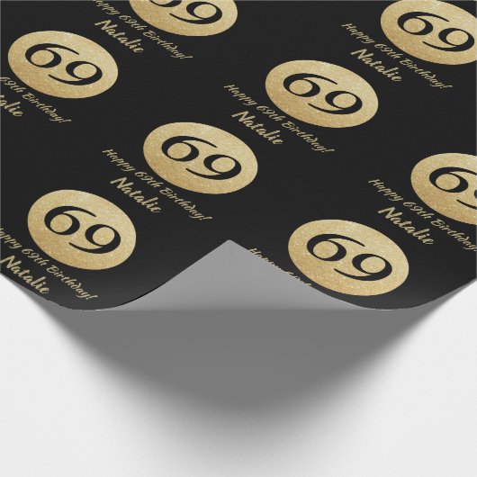 Happy 69th Birthday Black en Gold Glitter Cadeaupapier (Hoek)