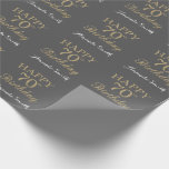 Happy 70th Birthday Gold Glitter en Grey Cadeaupapier<br><div class="desc">Fijne 70ste verjaardag Gold Glitter en Grijs Wrapping Paper met persoonlijke naam. Voor verdere aanpassing,  te klikken gelieve de knoop "van de Aanpassing het"en ons ontwerphulpmiddel te gebruiken om deze sjabloon te wijzigen.</div>