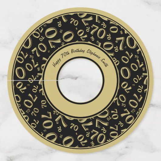 Happy 70th Birthday Goud en Zwart Nummer Thema Wijnglaslabel (Voorkant)
