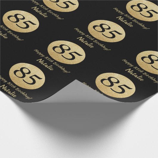 Happy 85th Birthday Black en Gold Glitter Cadeaupapier (Hoek)