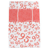 Happy 95th Birthday Number Pattern Coral Medium Cadeauzakje (Achterkant)