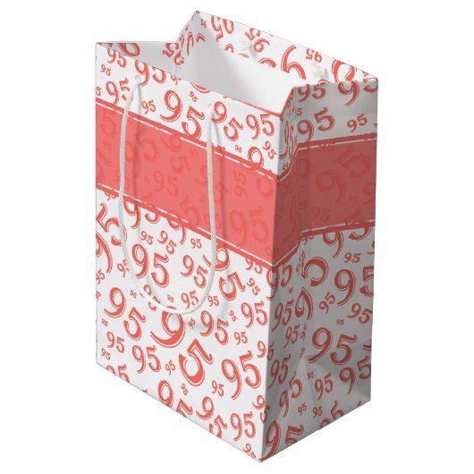Happy 95th Birthday Number Pattern Coral Medium Cadeauzakje (Achterkant Gekanteld)
