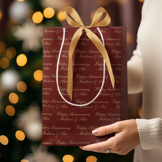 Happy Anniversary Script with Name Burgundy Gold Medium Cadeauzakje