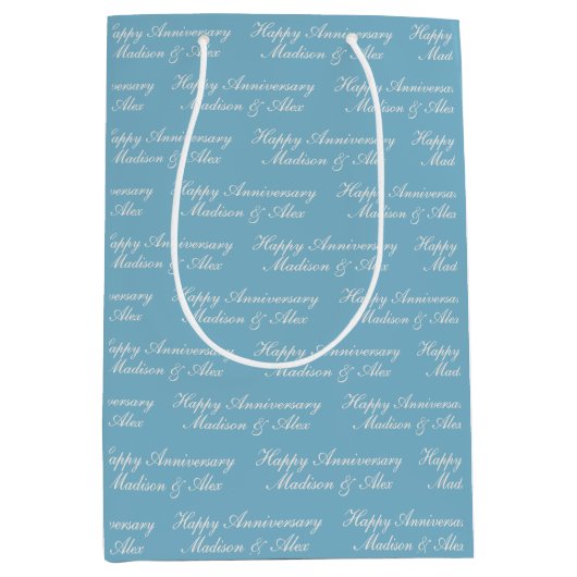 Happy Anniversary Script with Name Dusty Blue Medium Cadeauzakje (Voorkant)