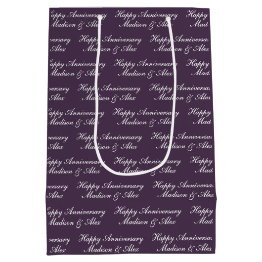 Happy Anniversary Script with Name Plum Medium Cadeauzakje (Achterkant)