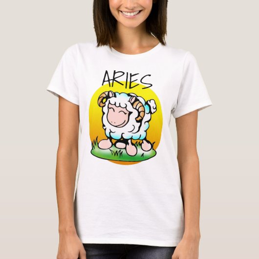 Happy Aries Ram Cartoon op Grass T-shirt (Voorkant)
