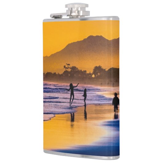 Happy Beach Dancer bij Sunset Heupfles (Links)