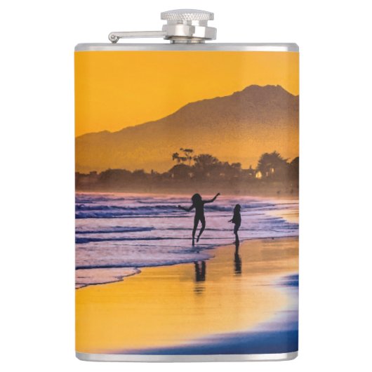 Happy Beach Dancer bij Sunset Heupfles (Voorkant)