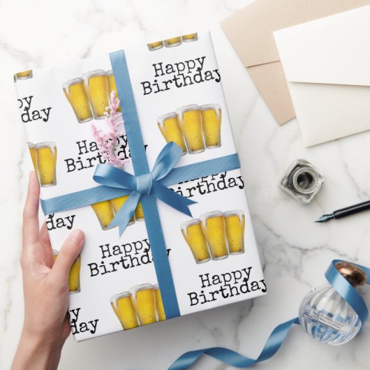 Happy Birthday beers op wit Cadeaupapier (Geschenken)