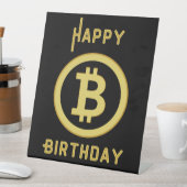 Happy Birthday Bitcoin Gold Pedestal Sign Reclamebord Met Voetstuk (Insitu)