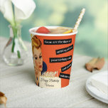 Happy Birthday Blowing Out Candles  Funny Papieren Bekers<br><div class="desc">Happy Birthday party gepersonaliseerde papieren bekers, , retro-stijl, sinaasappel, goud en crème. Kleurrijk afbeelding van een , retro look vrouw in een blauw jurkje dat kaarsen uitblaast op een verjaardagstaart. De achtergrond is sinaasappel, crème en goud. Weg zijn de dagen van Spitting All Over Your Cake en delen met vrienden....</div>