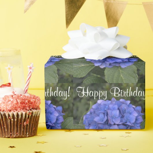 Happy Birthday Blue Hydrangea Flowers Cadeaupapier (Verjaardagsfeest)