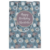 Happy Birthday Blue Roos Floral Pattern Stylish Medium Cadeauzakje (Voorkant)