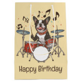 Happy Birthday Boston Terrier Dog Playing Drums Medium Cadeauzakje (Achterkant)