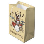 Happy Birthday Boston Terrier Dog Playing Drums Medium Cadeauzakje (Achterkant Gekanteld)