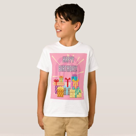 Happy Birthday-cadeautjes op roze T-shirt (Voorkant volledig)