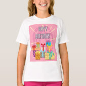 Happy Birthday-cadeautjes op roze T-shirt (Voorkant)