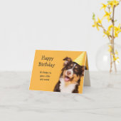 Happy Birthday Cute Dog die ouder wordt citaat Kaart (Gele Bloem)