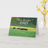 Happy Birthday DAD-Koeien in de wei. Kaart (Gele Bloem)
