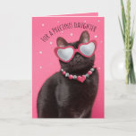 Happy Birthday Daughter Funny Kitty Cat Feestdagen Kaart<br><div class="desc">Deze coole kat met een fancy ketting en een zonnebril in de vorm van een hart,  gefotografeerd op een roze achtergrond,  is een geweldige manier om je dochter een Happy Birthday te wensen!</div>