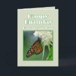 Happy Birthday Daughter-in-Law Monarch Butterfly Kaart<br><div class="desc">Je kunt deze kaart personaliseren. "Mogen de vleugels van de vlinder de zon kussen en je schouder vinden om aan te steken,  om je geluk,  geluk en liefde te brengen,  vandaag,  morgen en verder. ~ Irish Blessing ~ " Een vrouw Monarch vlinders nectar van een witte moerasmolenhoes.</div>
